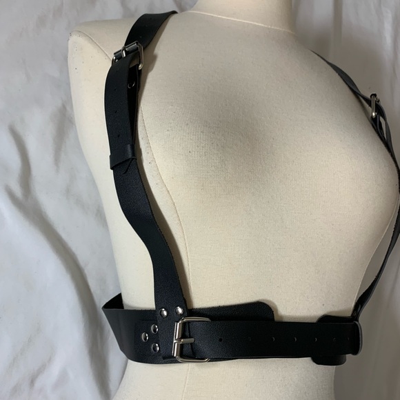 Black Leather Harness - Picture 2 of 8